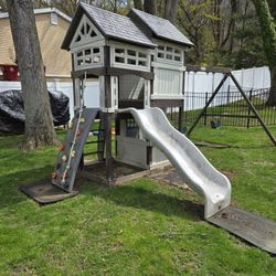 Suncast Playground Swing Set
