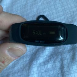 Max Buzz Digital Watch Step Counter Sleep Tracker GPS Etc