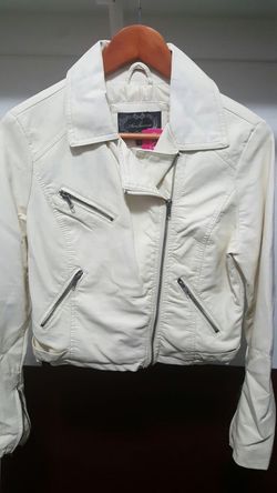 Se vende jacket a $ 50.00