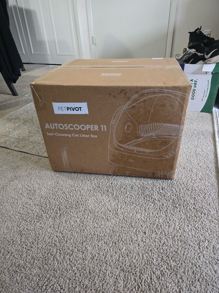 Auto Scooper 11 Self Cleaning Cat Litter Box