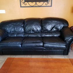 3 pieces leather sofas   free 