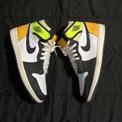 Jordan Retro 1 Volt