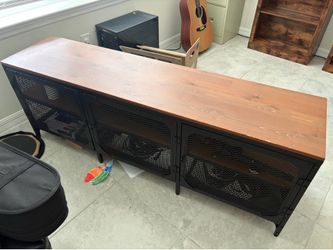 Entertainment center/console table
