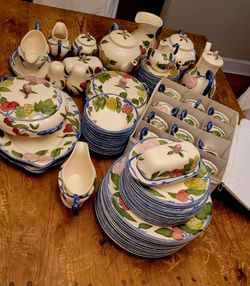 Franciscan Orchid Glade 86 Pieces Brand New