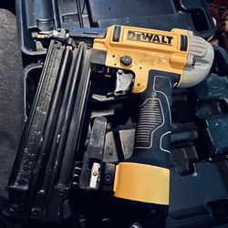 DeWalt 18g Brad Nail Gun