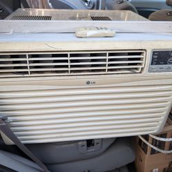 12000 BTU AC with remote control