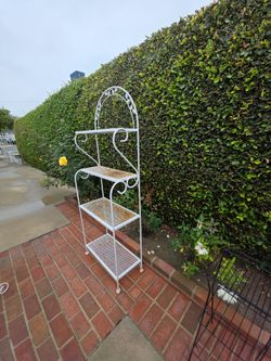 Vintage Metal Baker’s Rack / Plant Stand – Garden Trellis Style