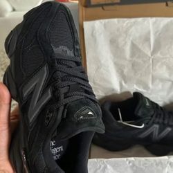 New Balance Black Cats