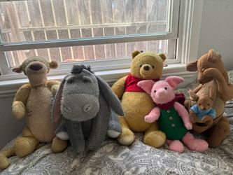 Full Set Winnie The Pooh 2018 Christopher Robin Live Action Plushies Lightly used