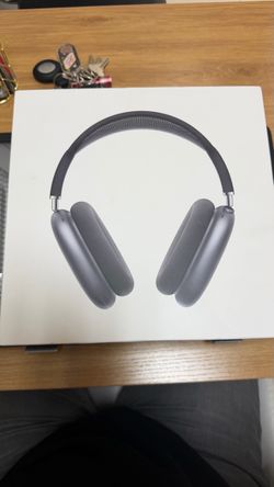Apple AirPods Max – Like New – $265  100% authentic and in excellent condition — no scratches, marks, or signs of wear