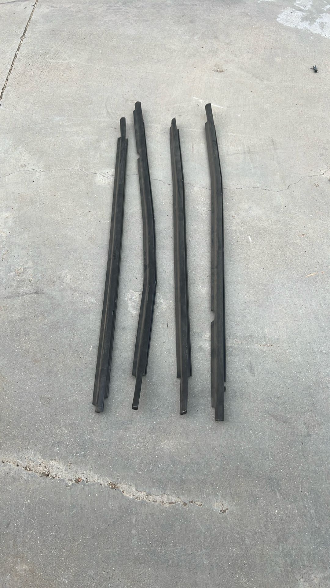 Door Window Sweep Molding/Weatherstrip