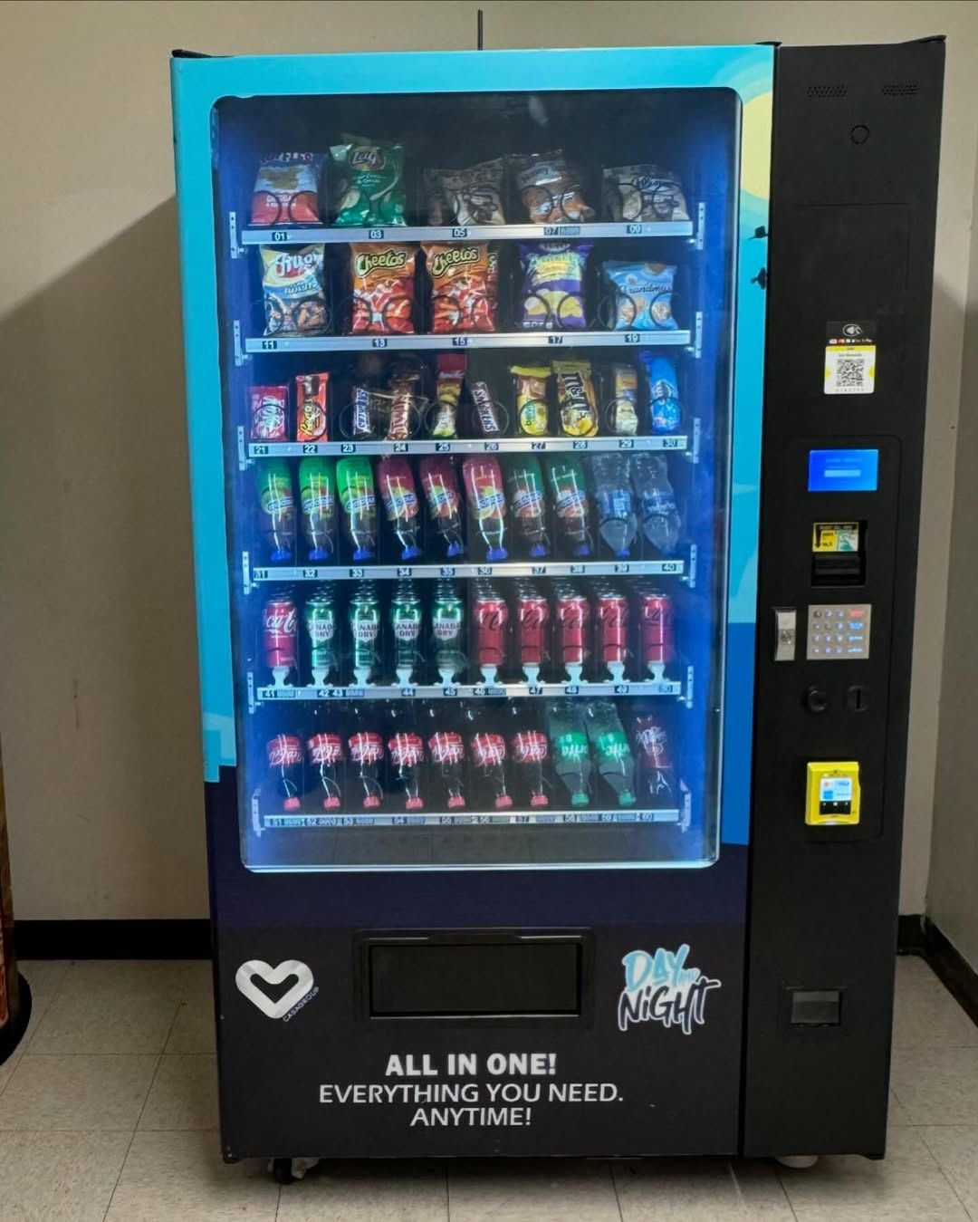 Fully Operational AMS Vending Machine With A Cc Reader