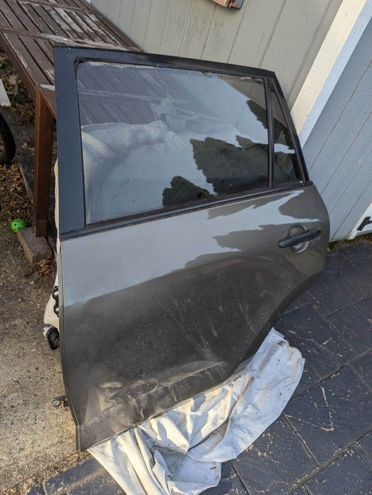 2011 Rav4 Rear Driver Door Window And Panel.