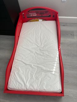 Mcqueen Cars toddler bed with mattress