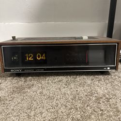 Vintage Sony Radio/Alarm Clock