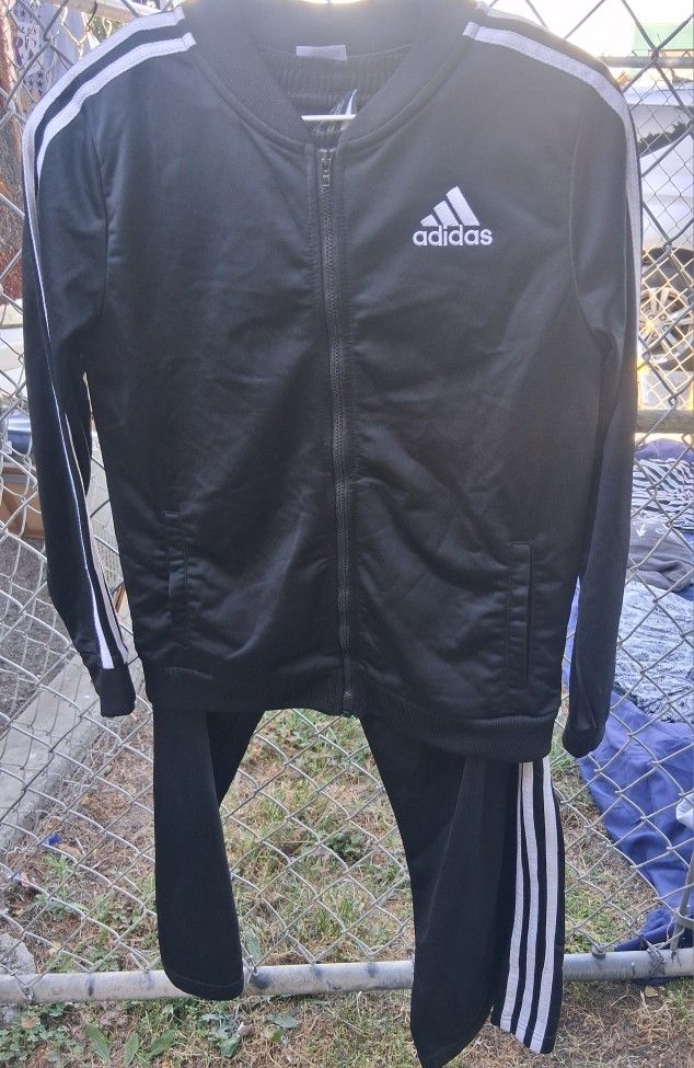 Addidas Track Suit