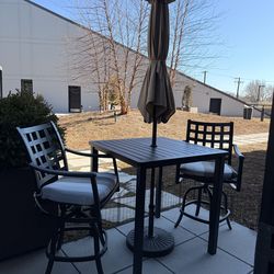 Great Escape Outdoor Furbiture Set