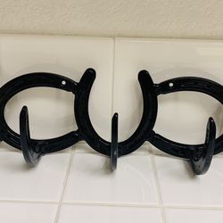 Horseshoe Design Iron Wall Hook Rack