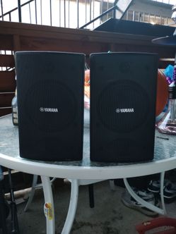 Yamaha Bookshelf Speakers Pair