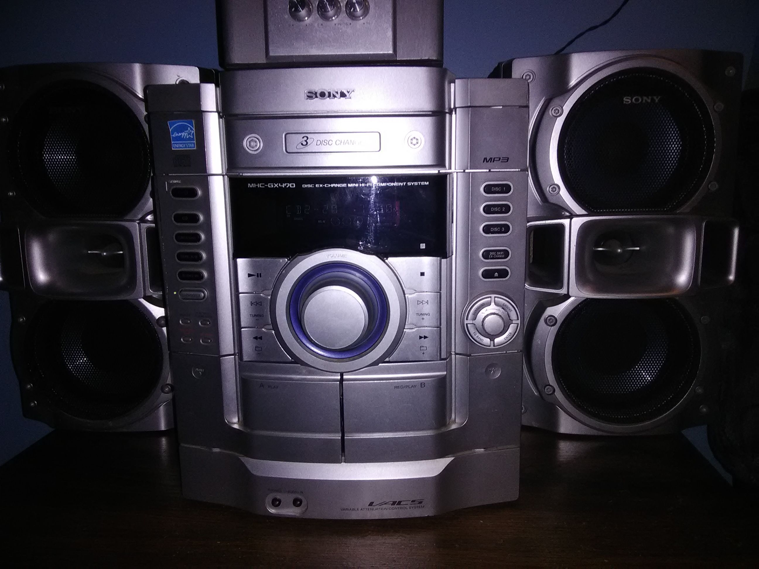 Sony MHC-GX470 stereo with speakers and 10in dule port OSD sub