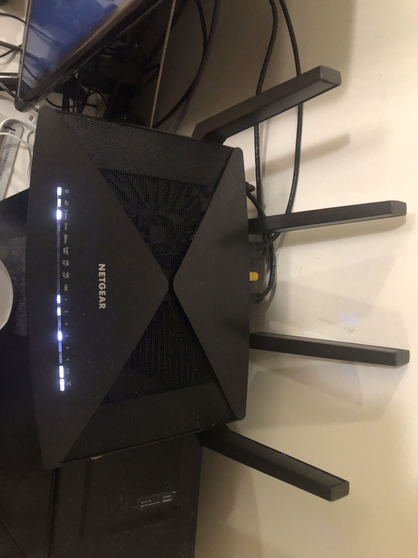 NETGEAR R9000 Nighthawk X10 Smart WiFi Router Quad-Stream 802.11ac + 802.11ad