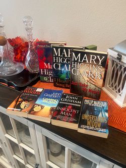 Thriller and Mystery Book Lot - 7 Books (John Grisham, Mary Higgins Clark)