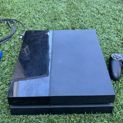 PS4 console 