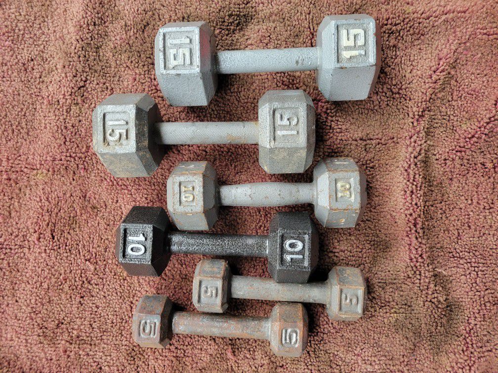 SET OF 15s  10s.  5s  HEXHEAD DUMBBELLS
 TOTAL 60LBs. 
7111  S. WESTERN WALGREENS 
$50.  CASH ONLY AS IS