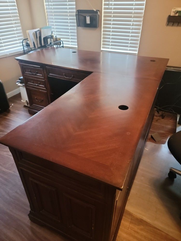 L Shaped Wooden Desk