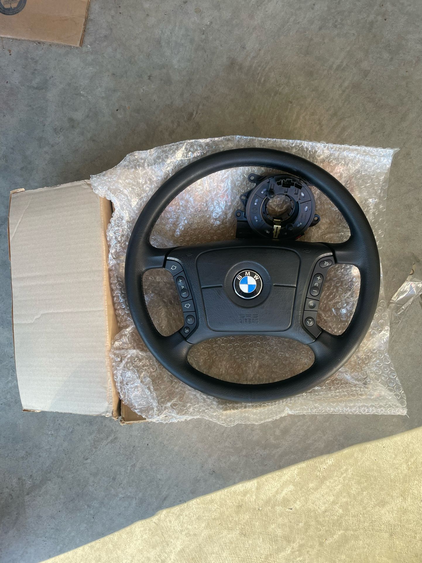 Black BMW 2001 530i Steering Wheel w/Airbag