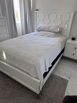 MATHIS white and gold full bedroom set