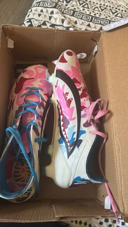 Soccer cleats