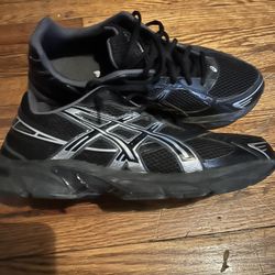 ASICS 1130 Size 11