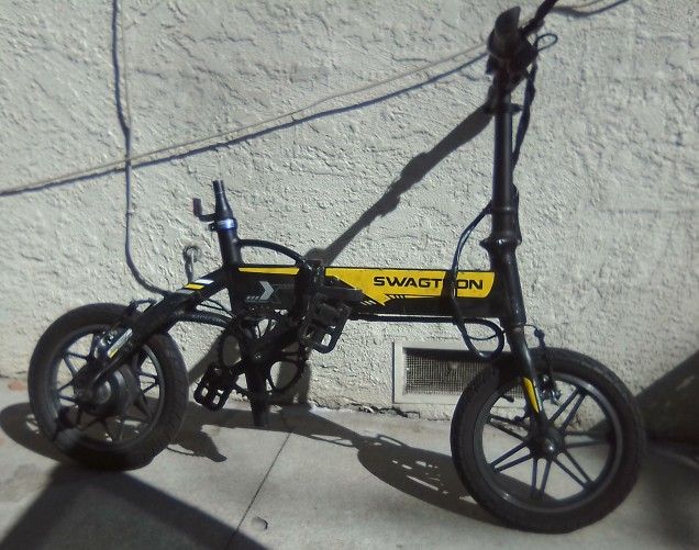 swagtron eb5 pro plus electric Foldabul bike For Parts Or Repair