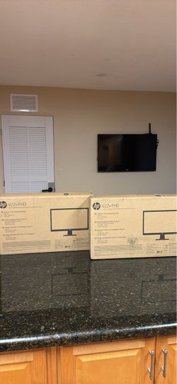 2- HP V22v FHD Monitors with Dual mount