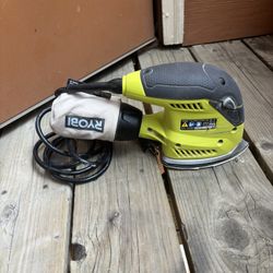 1.2 Amp Corded 5.5 in. Corner Cat Sander with Dust Bag