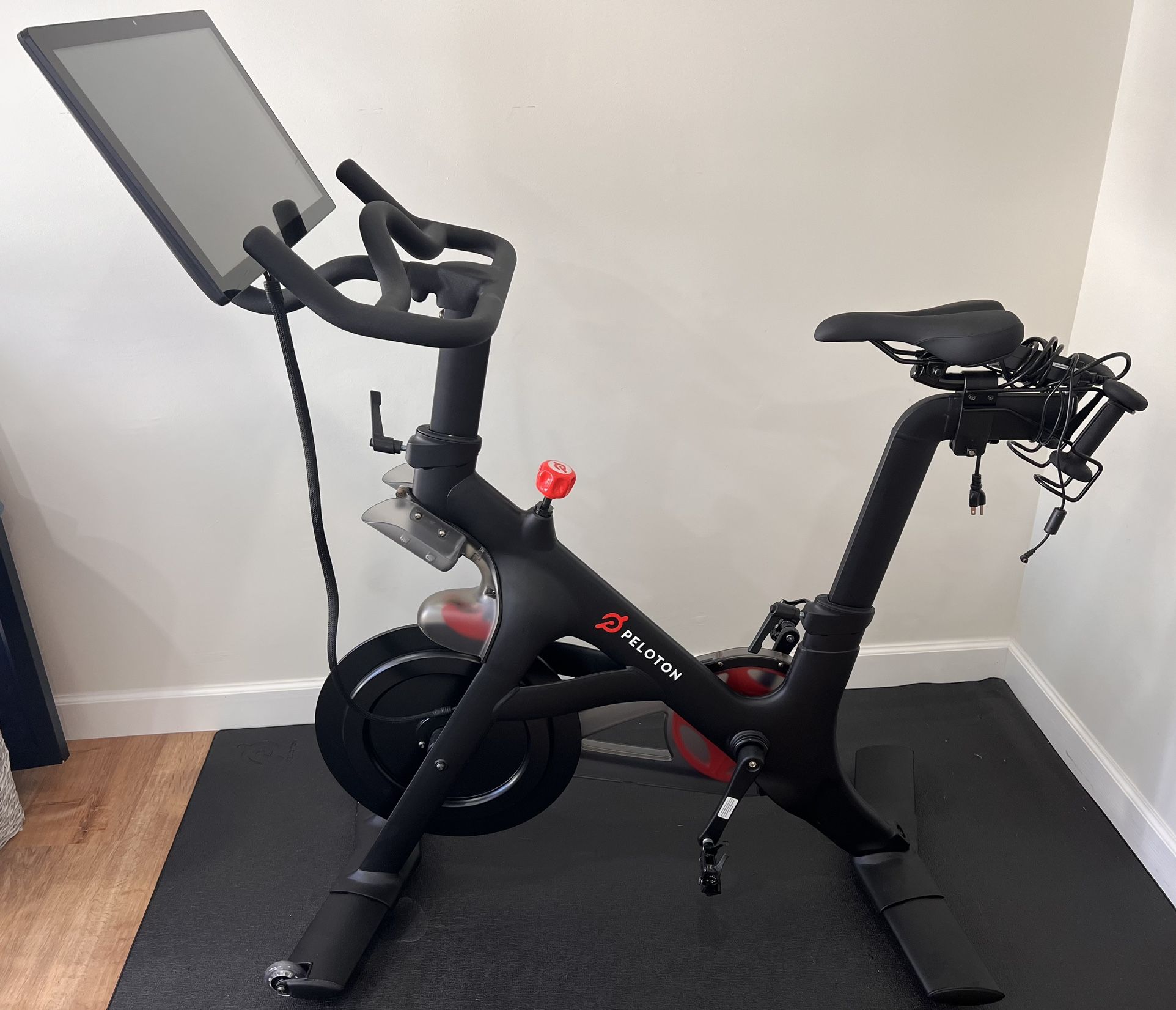 Peloton Bike Model PL-01, Mat, and 2 Lb Weights for Sale in Phoenix, AZ ...