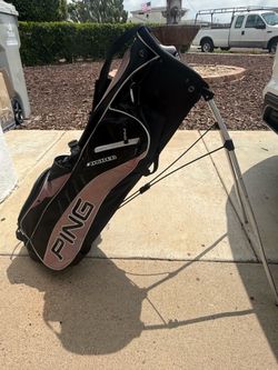 Ping 4 under golf bag with stand