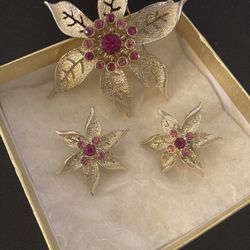 Vintage 1950’s Sarah Coventry Brooch And Clip-on Earrings