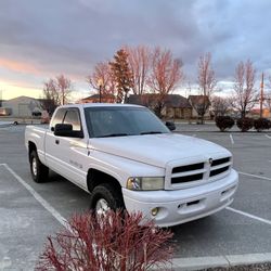 Dodge Ram 1500 White 