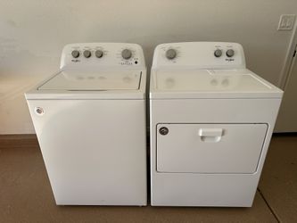 Whirlpool Washer and Dryer Set (1 Month Warranty)