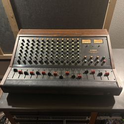 Yamaha M512 Professional Series Mixer
