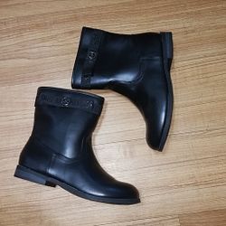 Michael Kors boots for girl size 4