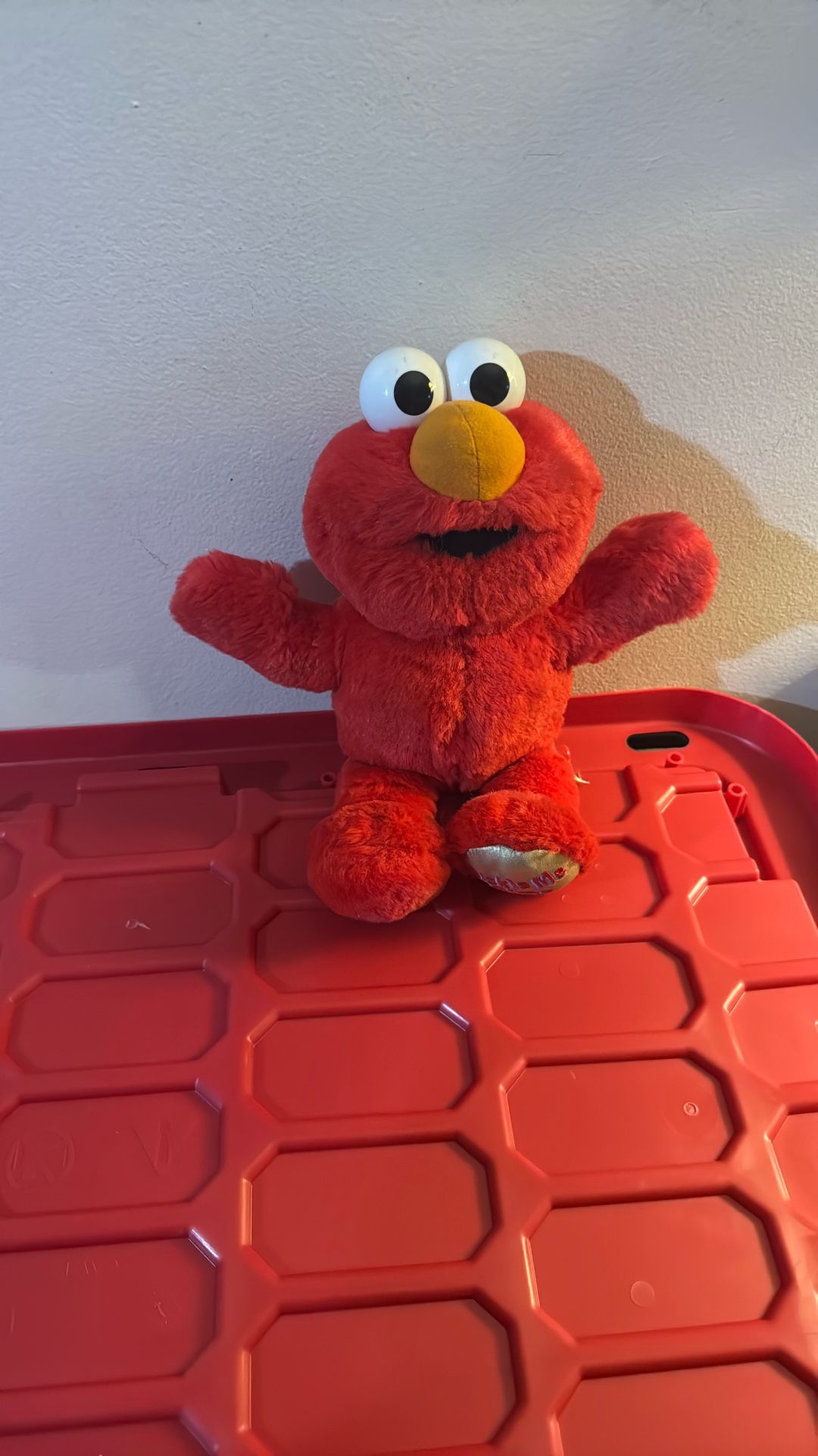 Tickle Me Elmo Surprise