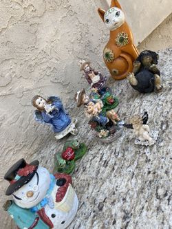 $2 Figurines 