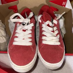 Red Pumas Size 5/Women’s 6.5