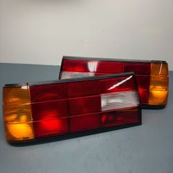 BMW E30 88-93 325i 325is 318is OE Facelift Late Model plastic bumper Rear Tail Lights pair Brand new Amazing Quality