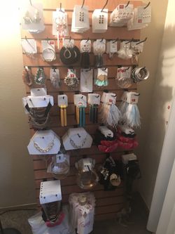 Lots of cute jewelry