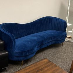 💙 Brand New 👌Sophia Upholstered Camel Back Sofa Blue