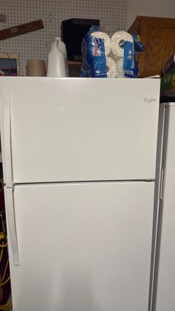 Whirlpool refrigerator in great condition